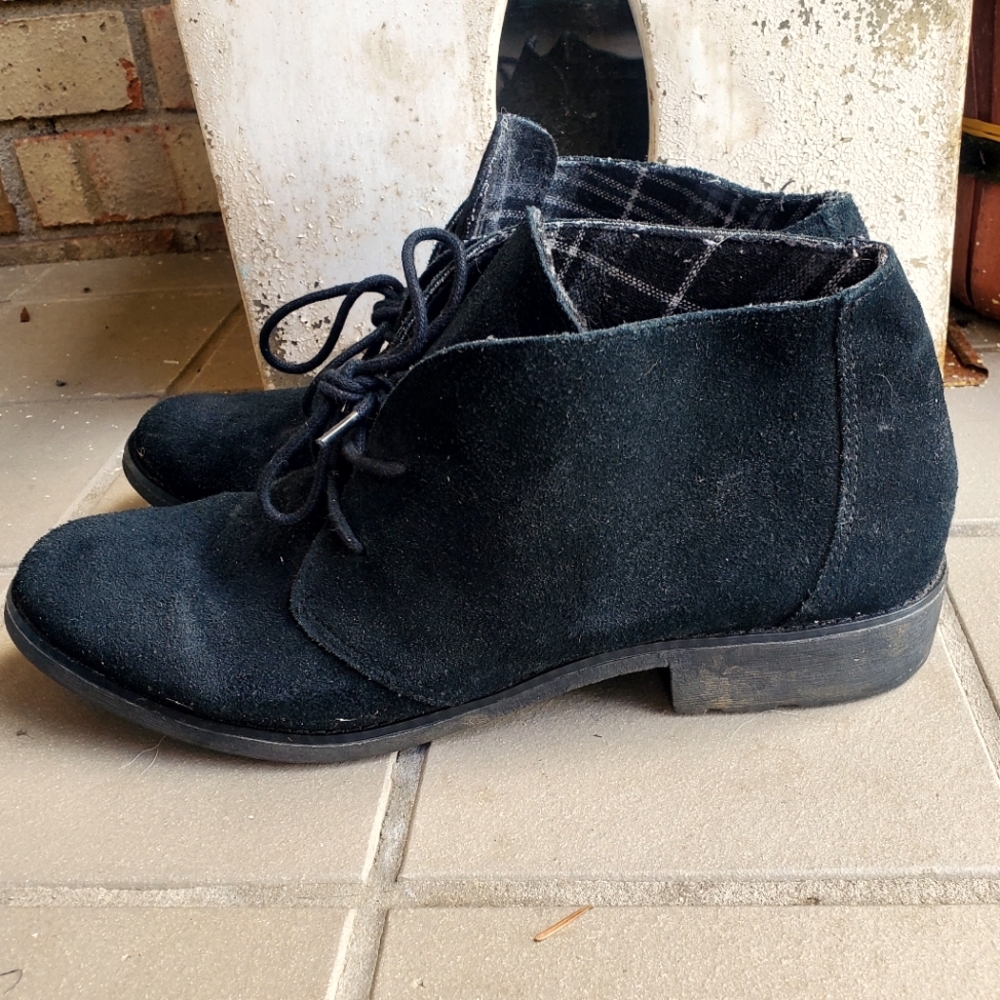 Eddie Bauer Suede Women's Vega Black Chukka Booties Size 9.5
